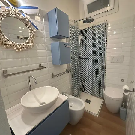 Bathalaa A Due Passi Dal Mare شقة ليدو ديلي ايستينسي