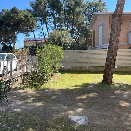 Bathalaa A Due Passi Dal Mare Llido Degli Estensi